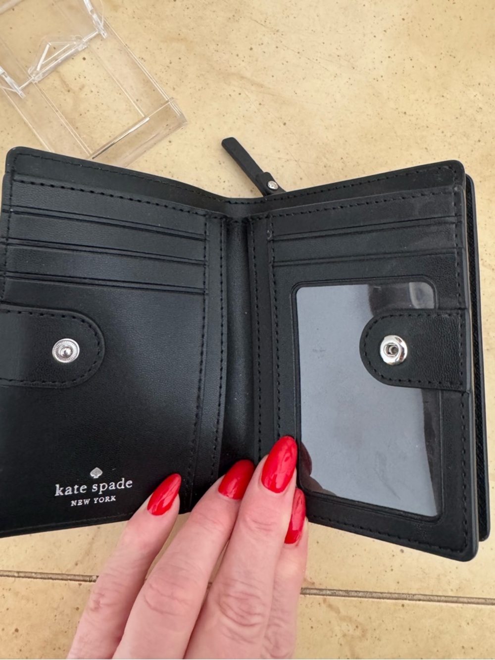 KATE SPADE SAFFIANO MEDIUM BIFOLD WALLET - Picture 4 of 9